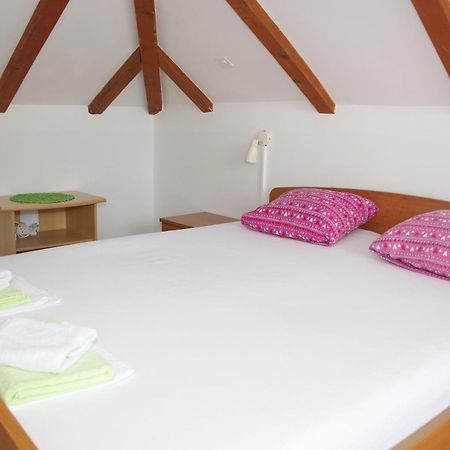 Novalja And Fun Apartment ภายนอก รูปภาพ