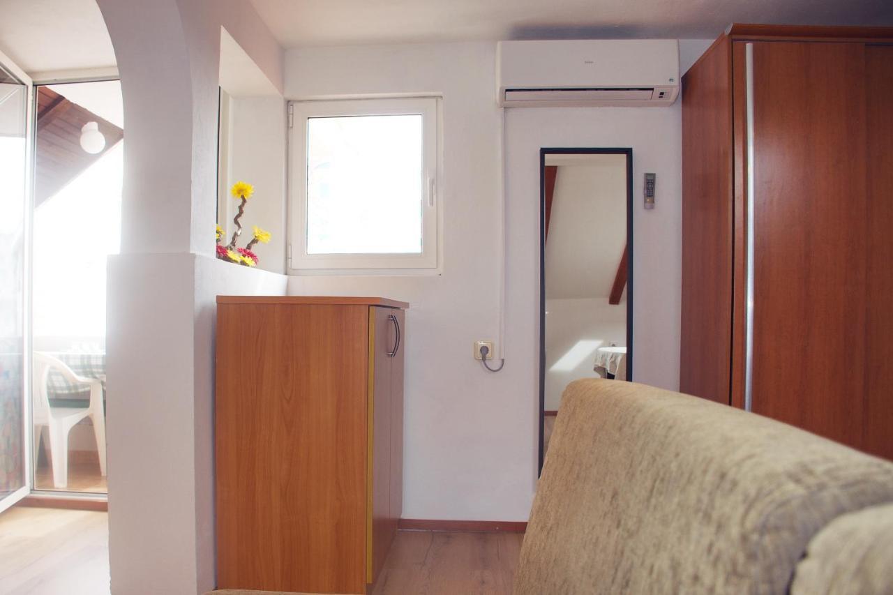 Novalja And Fun Apartment ภายนอก รูปภาพ