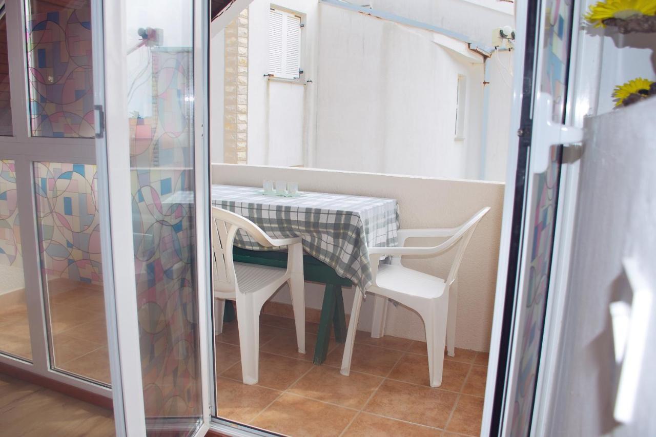 Novalja And Fun Apartment ภายนอก รูปภาพ