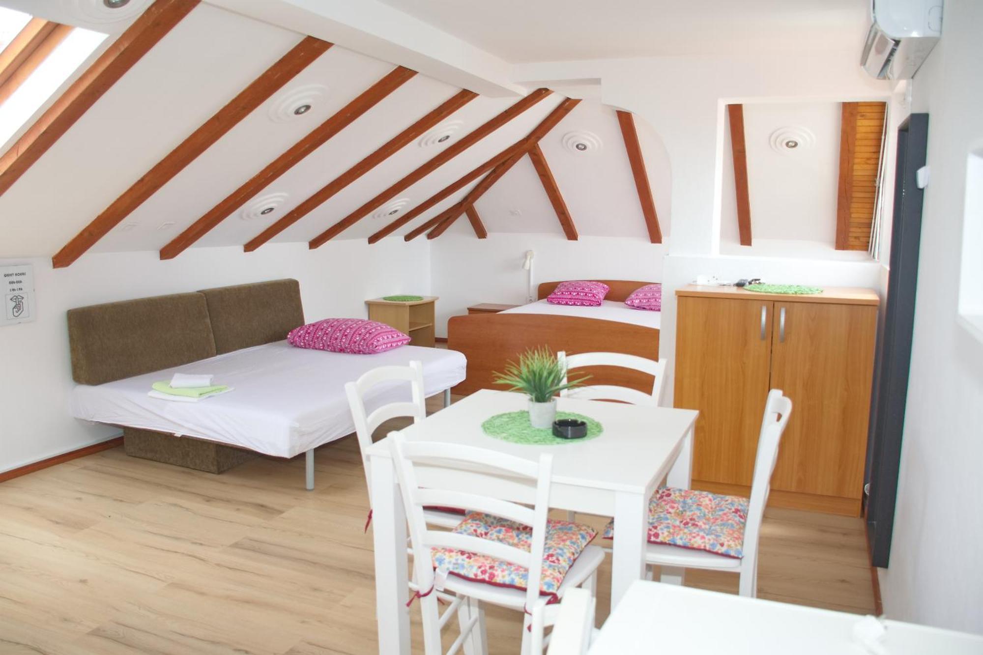 Novalja And Fun Apartment ภายนอก รูปภาพ