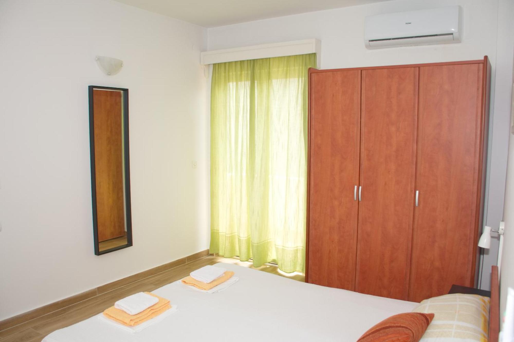 Novalja And Fun Apartment ภายนอก รูปภาพ