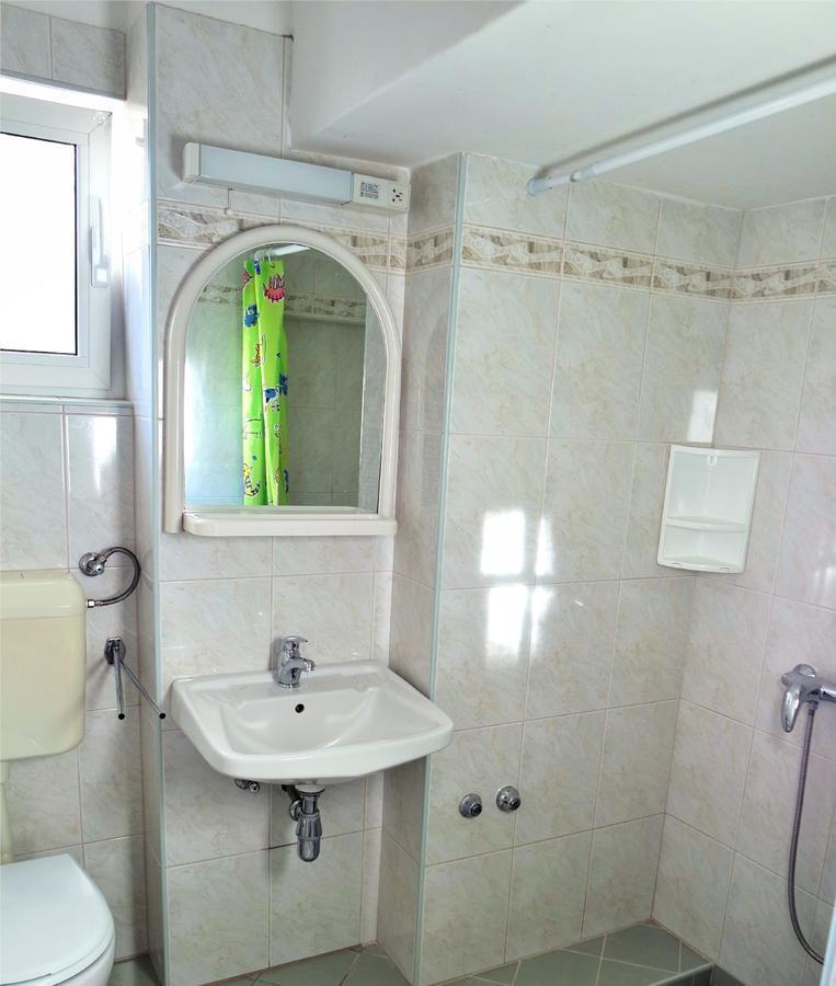 Novalja And Fun Apartment ภายนอก รูปภาพ